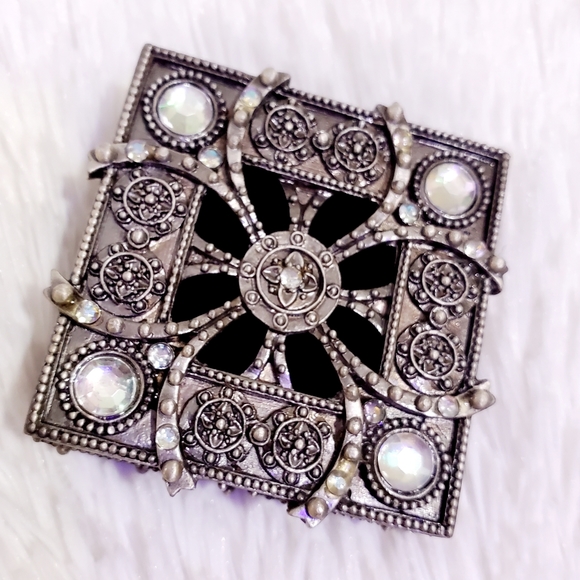 Yorkshire 3 piece vanity set with box - Picture 7 of 14